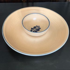 Pfaltzgraff Two-Piece Serving Bowl Set in Peach and Navy